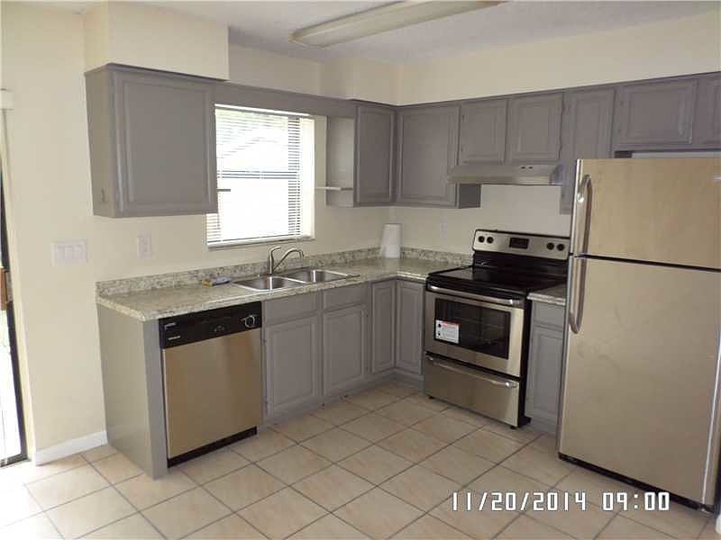 1st image of 722 SE 13th St