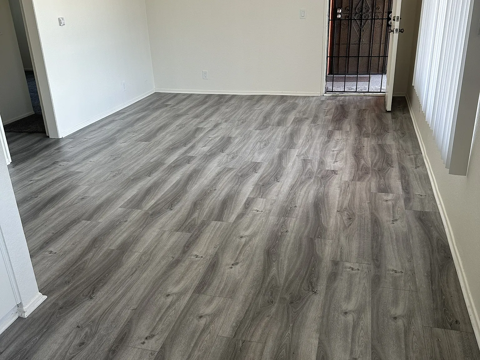 2 bed, 800 sqft, $2,700 — Photo 1