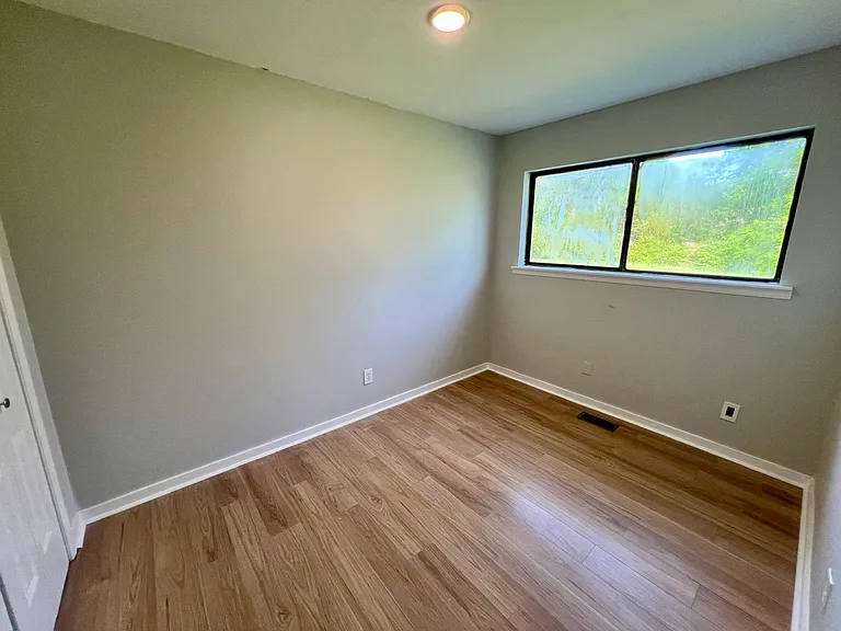 809 S Franklin St — Photo 18