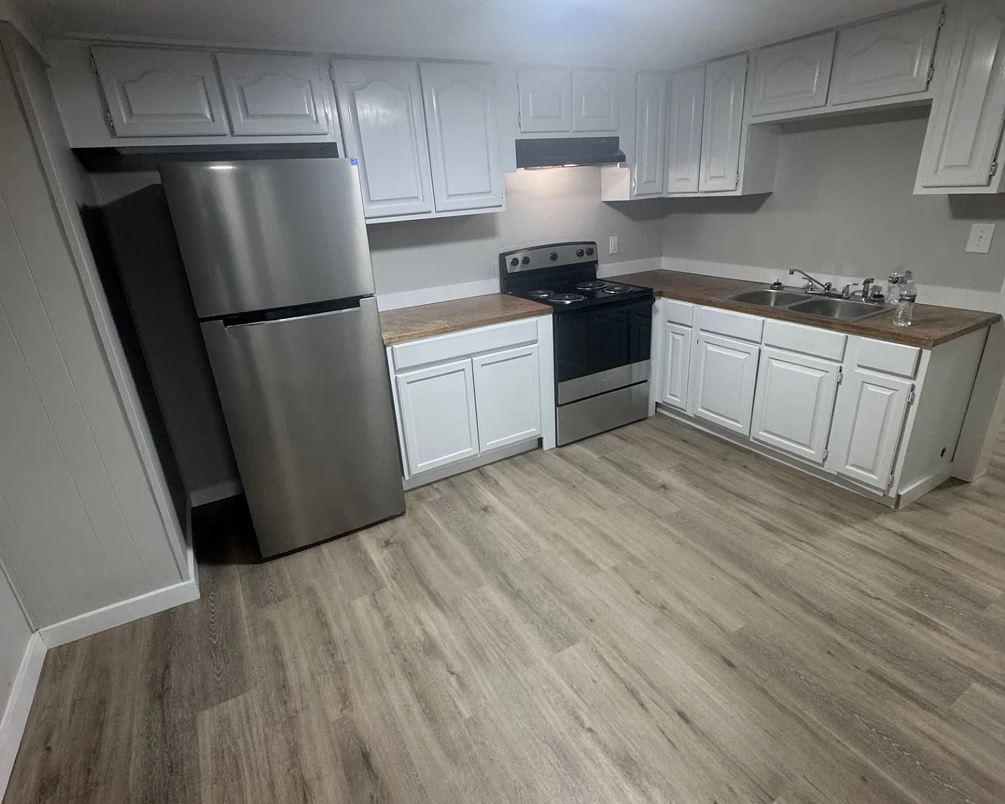 201 Adams - 1 — Photo 4