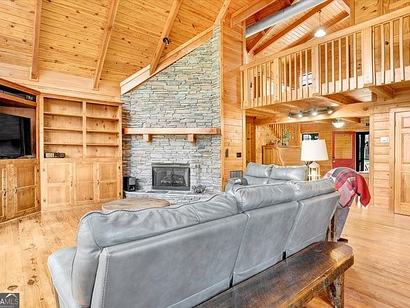 5th image of 217 Browning Rd