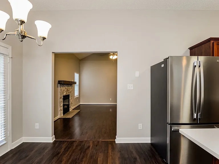 2108 Thorn Crest Dr — Photo 10