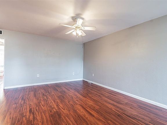 5th image of 445 32nd Ave N APT 202