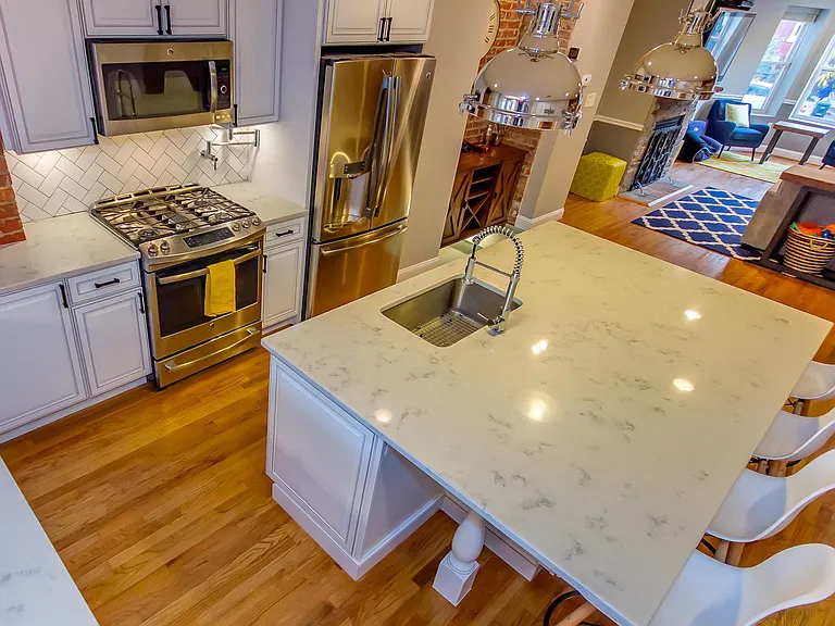 510 E St NE #A — Photo 11
