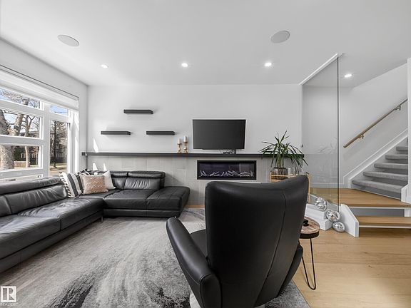 3rd image of 10449 143rd St NW