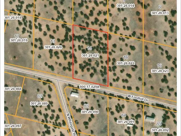 25160 W Foothill Dr, Seligman, AZ 86337