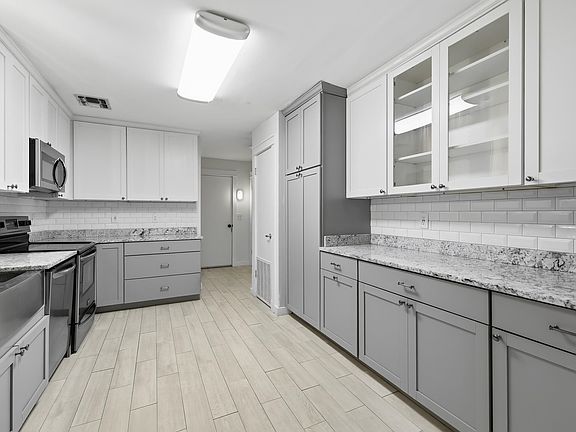 4th image of 813 Edgewood Dr