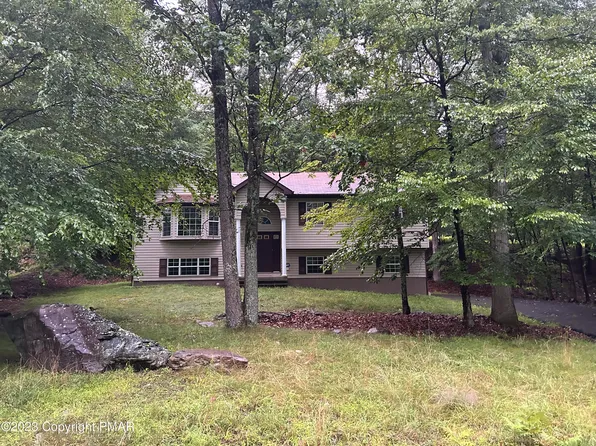 1147 Hunters Woods Dr, East Stroudsburg, PA 18301