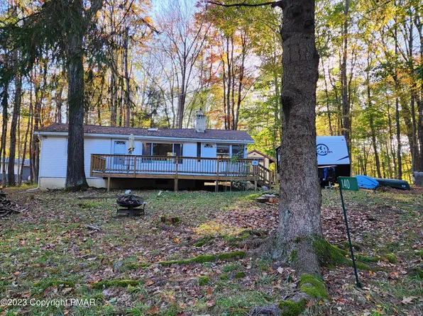140 Michigana Dr, Pocono Lake, PA 18347
