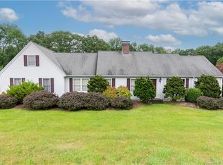 47 Blossom Dr, Pomfret Center, CT 06259