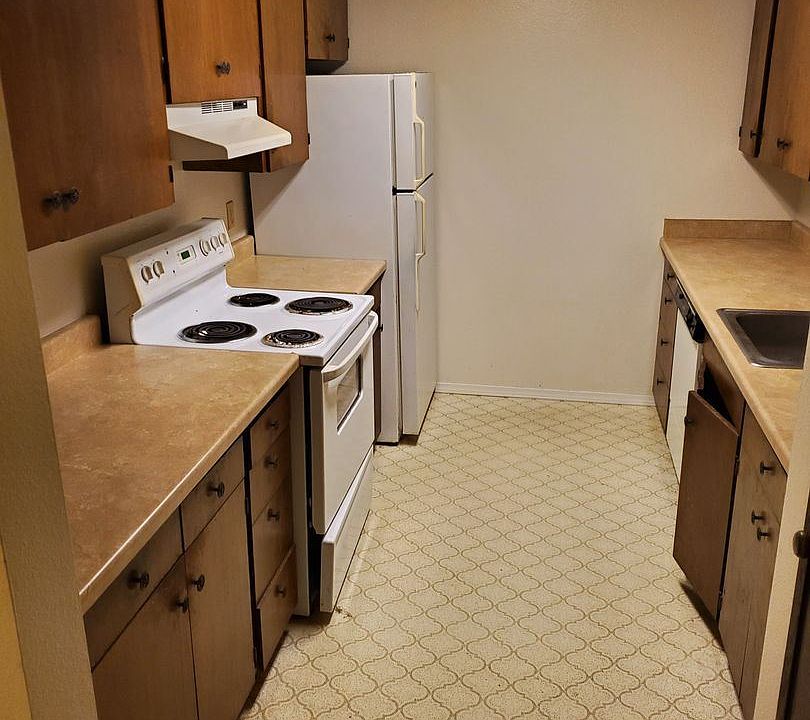 1st image of 5325 Ravenna Pl NE APT 9