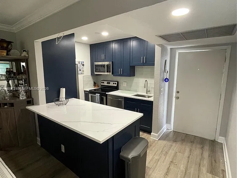 725 Hummingbird Way #212 — Photo 7