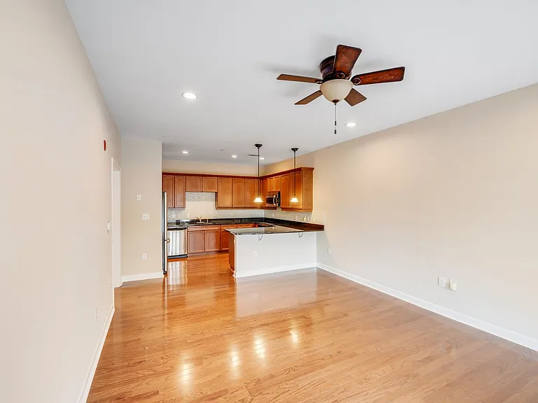 1903 Kenilworth Ave #109 — Photo 3
