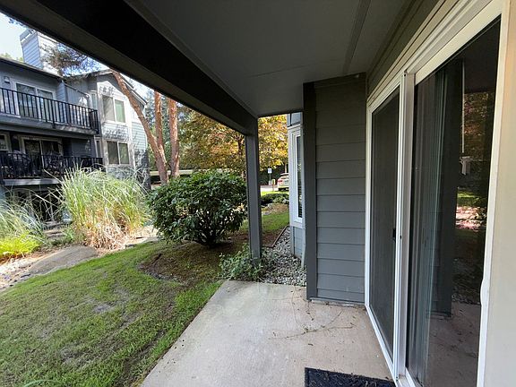3rd image of 11112 NE 124th Ln APT D115