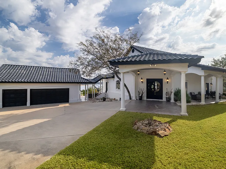 1128 Thurman Bluff Dr — Photo 32