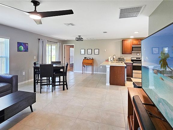 5th image of 480 Windermere Dr