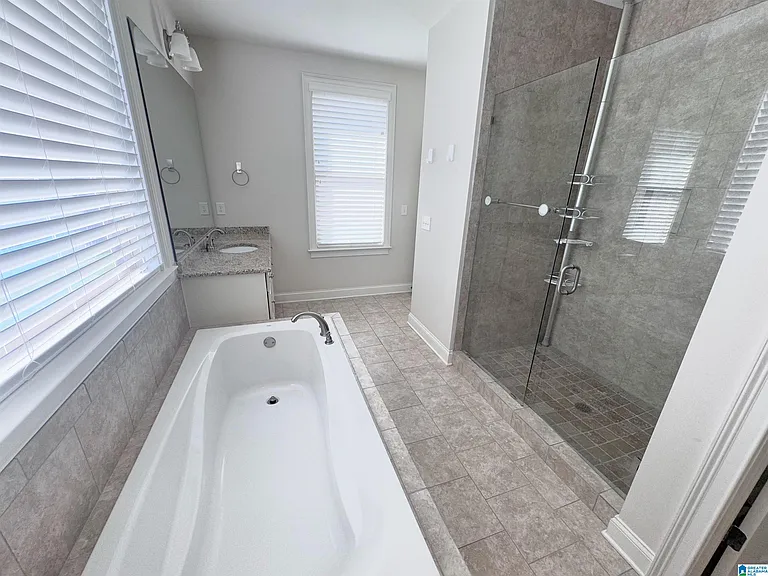 4872 Heritage Hills Way — Photo 9