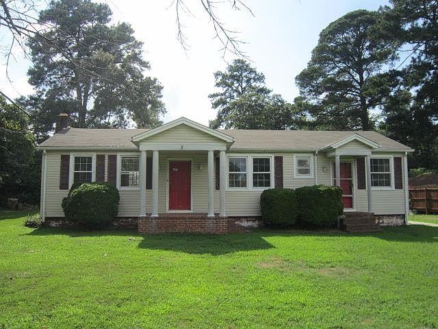 1st image of 200 Lakeside Dr
