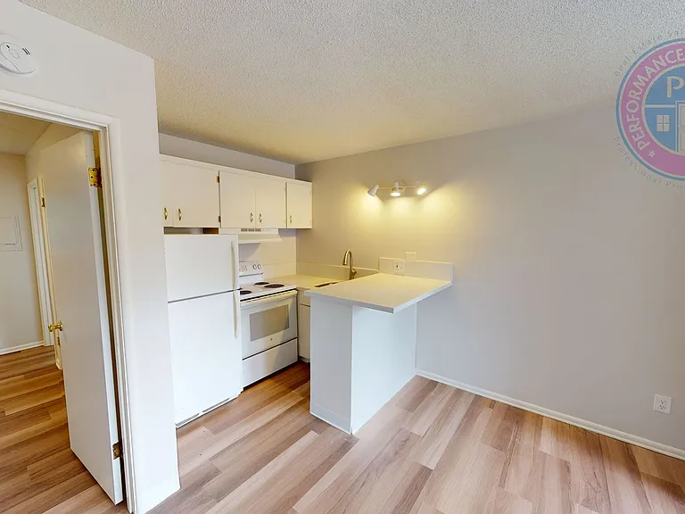 525 SE 28th Ave #110 — Photo 4