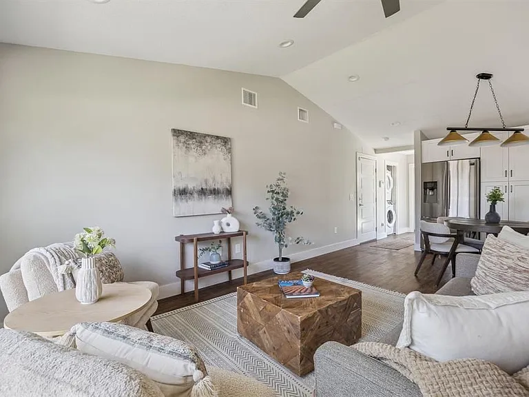 3703 Tower View Ct — Photo 6