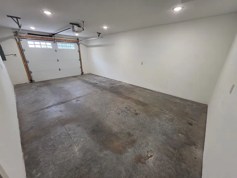 210 Holm Ave — Photo 9