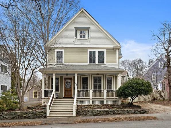 69 Kaposia St, Newton, MA 02466