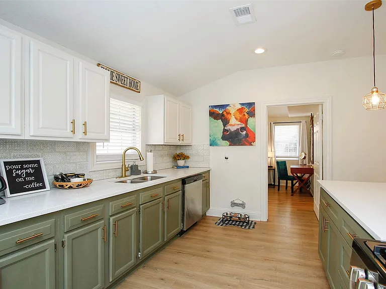 1518 Sabine St — Photo 22