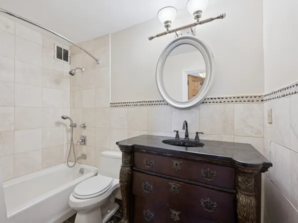 166-26 Powells Cove Boulevard image 11 of 24