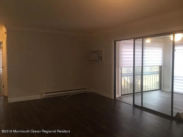 130 Amberly Dr #H — Photo 10