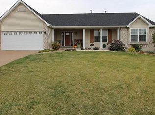 2059 Moondance Ct, O'Fallon, MO 63368