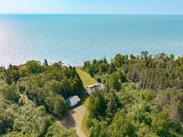 544 Old North Shore Rd, Two Harbors, MN 55616