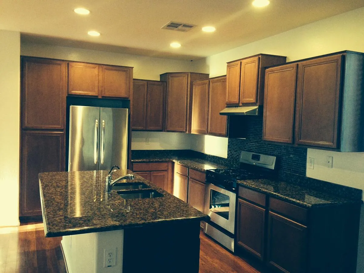 4 bed, 2692 sqft, $2,800 — Photo 4