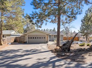 20989 W View Dr, Bend, OR 97702