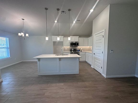 3rd image of 4021 Caraway Ln