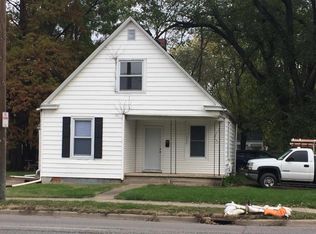 1858 S 11th St, Springfield, IL 62703