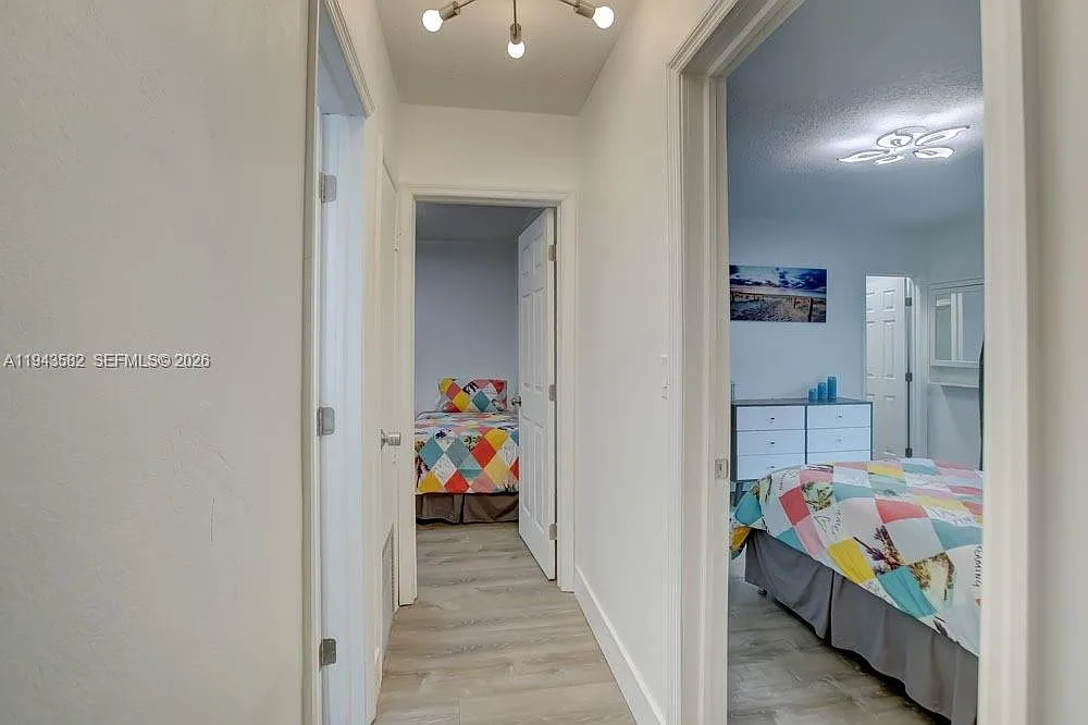 2 bed, 1.0 bath, 1000 sqft, $2,300 — Photo 1