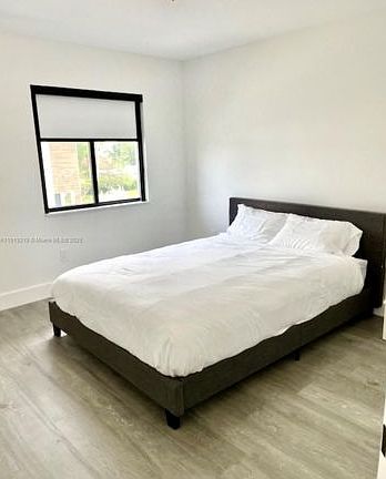 3rd image of 3282 SW 44th St
