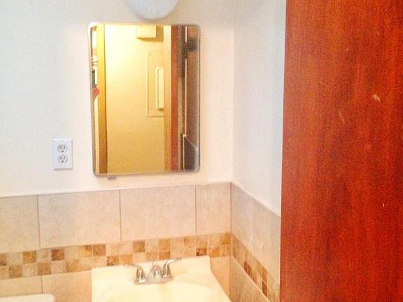 5th image of 2433 Burgoyne Dr