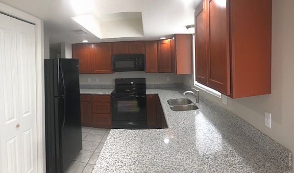 4th image of 108 E 14th St #C