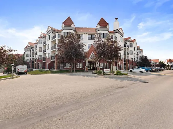 20 W Royal Oak Plz NW #205, Calgary, AB T3G 0E6