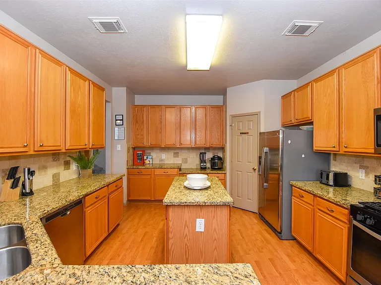 10102 White Oak Trail Ln — Photo 11