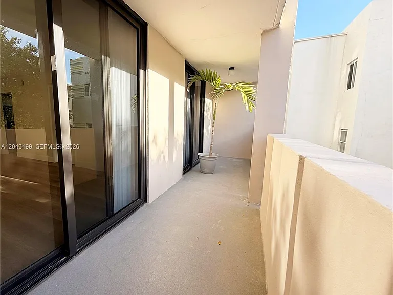 2625 Collins Ave #215 — Photo 23
