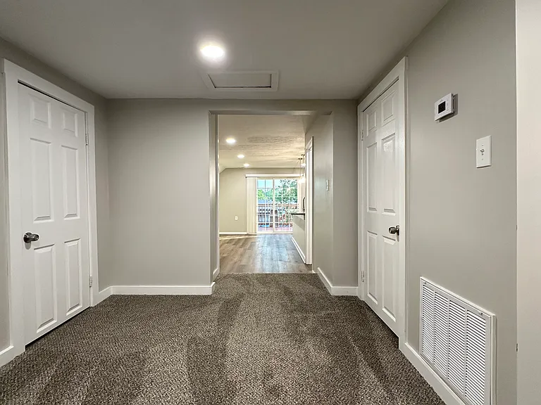 63 E Poplar St #B — Photo 9