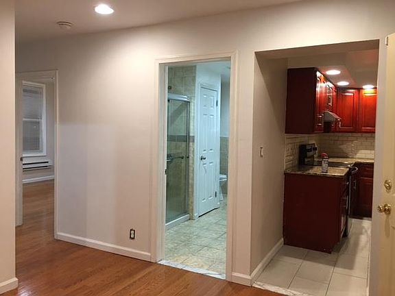 4th image of 7986 Oxford Ave