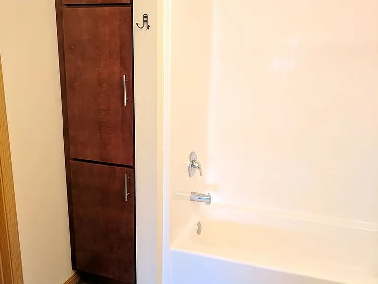 West Lake III Apartments — Photo 38