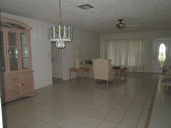 5th image of 220 Harwood Ave