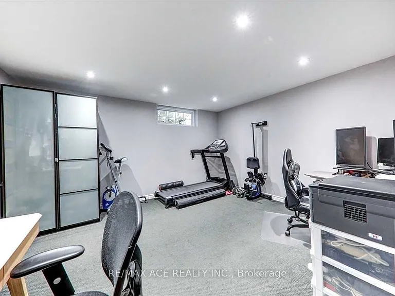 1 Wagner Dr — Photo 23