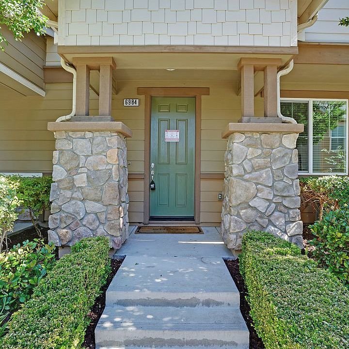1st image of 6984 N Mariposa Ln