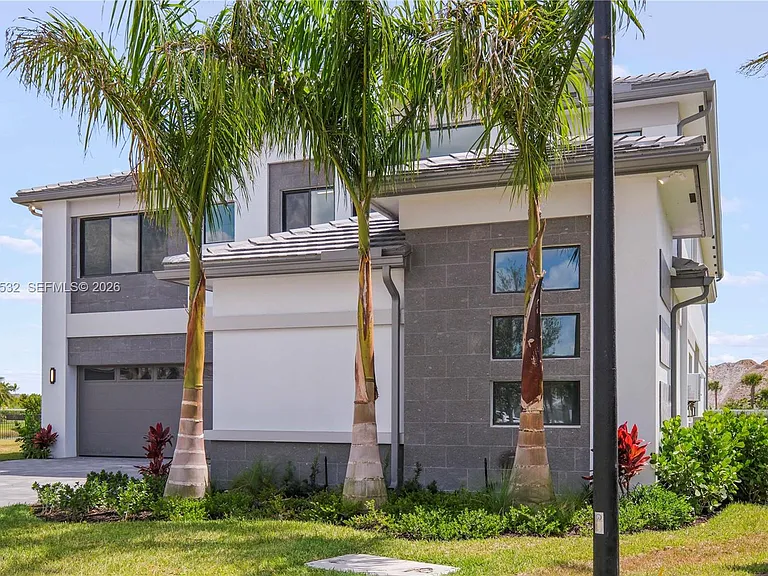 12865 Wingspan Ct — Photo 3