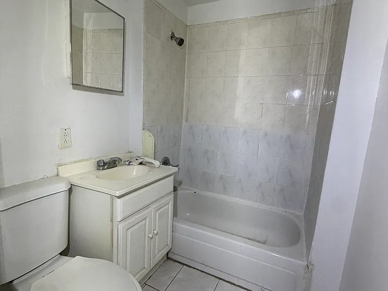 63 Oak St #2L — Photo 7
